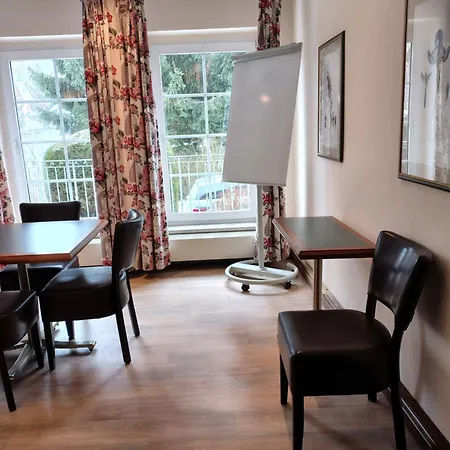 Parkhotel Oybin - Zur Alten Rodelbahn 3*